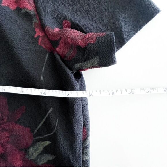 Black Tape_ Dress Burgundy Floral Short Sleeved V-Neck Sheath Back Zip Women's M - Picture 8 of 9
